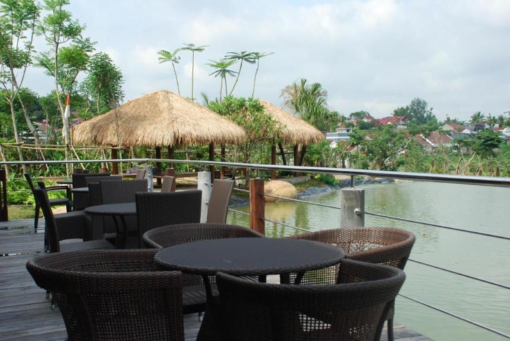 Rumah Kito Resort Hotel Jambi By Waringin Hospitality Екстериор снимка