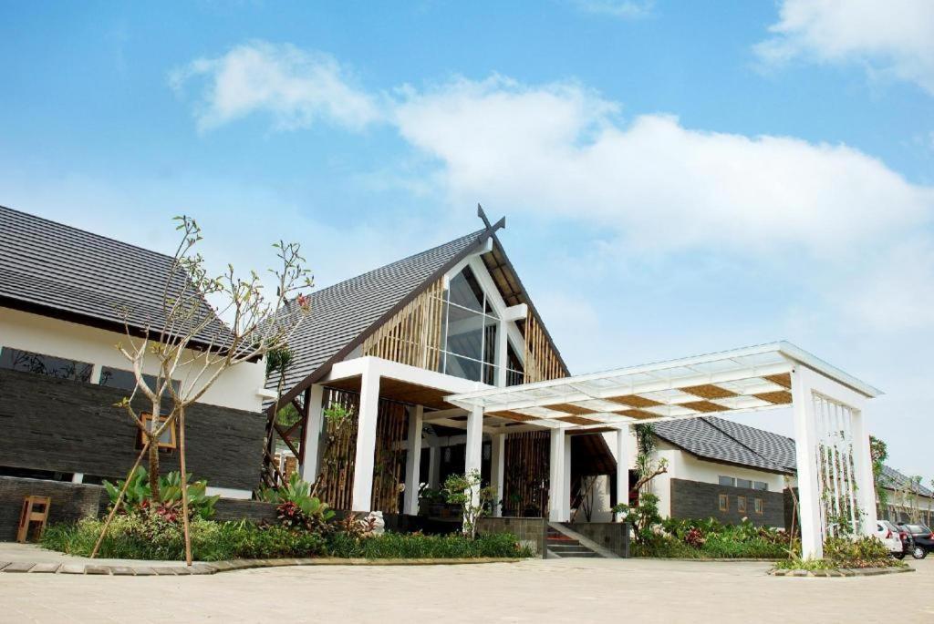 Rumah Kito Resort Hotel Jambi By Waringin Hospitality Екстериор снимка