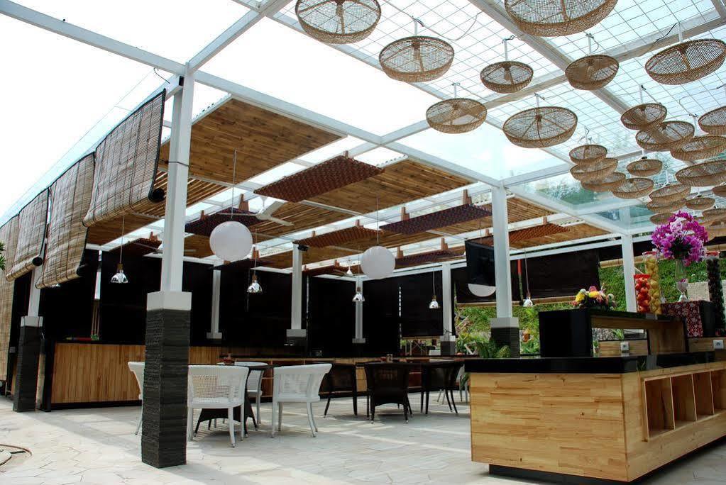 Rumah Kito Resort Hotel Jambi By Waringin Hospitality Екстериор снимка