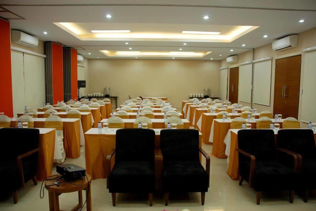 Rumah Kito Resort Hotel Jambi By Waringin Hospitality Екстериор снимка